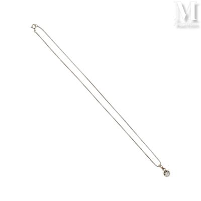 Collier diamant Collier en or gris 18K (750°/°°) la chaîne à…