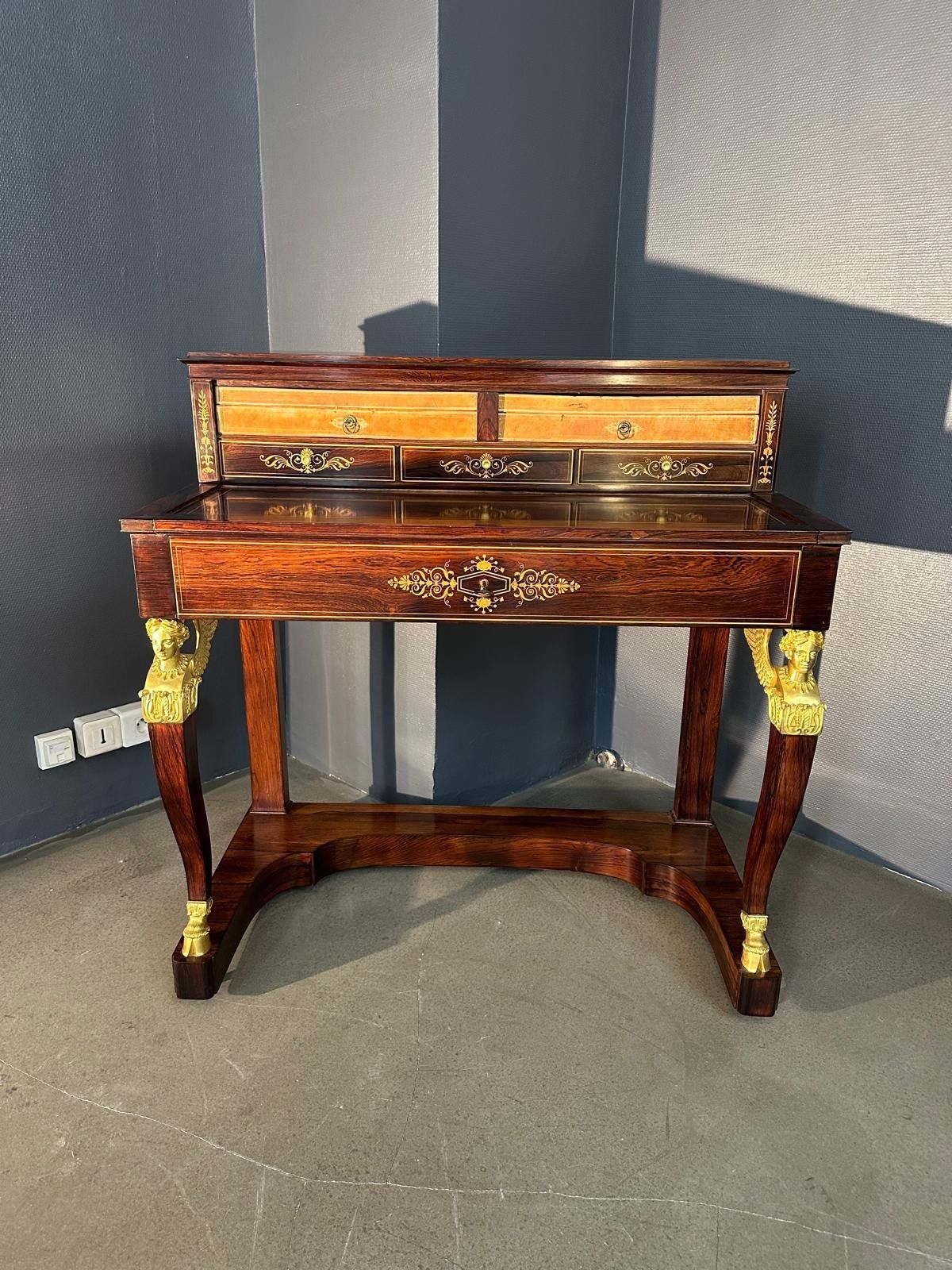 Objets d'art & Curiosités