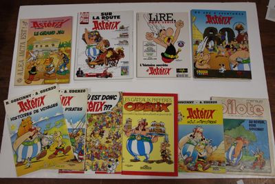 beaucoup de bandes dessinées sur la table