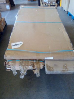 76 /Lot divers d'environ 135 Kg de meubles de marque VC…