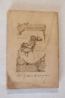 un vieux livre sur lequel figure le dessin d'une femme assise sur un banc