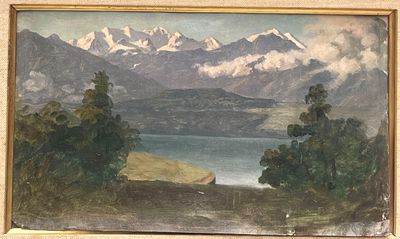 tableau représentant un lac avec des montagnes en arrière-plan et un bateau au premier plan