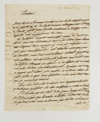 lettre manuscrite écrite à l'encre noire sur une feuille de papier