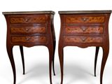 paire de tables de chevet de style Louis XV