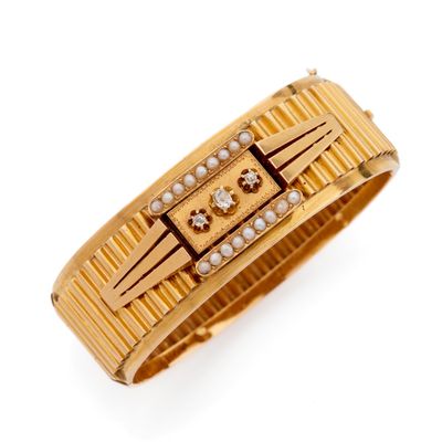 NAPOLÉON III BRACELET JONC avec un décor godronné avec un mo…