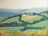 un tableau représentant un champ vert avec une maison au loin