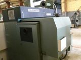 une image d'une machine dans un entrepôt