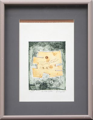 œuvre d'art encadrée représentant une feuille de papier sur laquelle est posée une autre feuille de papier