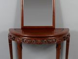 l'image d'une table en bois surmontée d'un miroir
