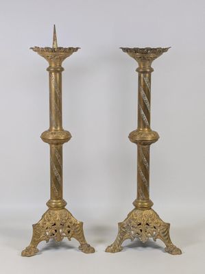 paire de chandeliers anciens en laiton
