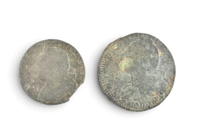 deux pièces romaines, dont l'une est en argent et l'autre est en argent