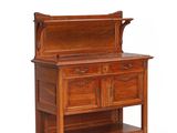 une photo d'une commode en bois avec des tiroirs et une étagère