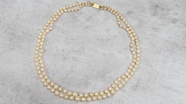 Collier de perles fermoir en or