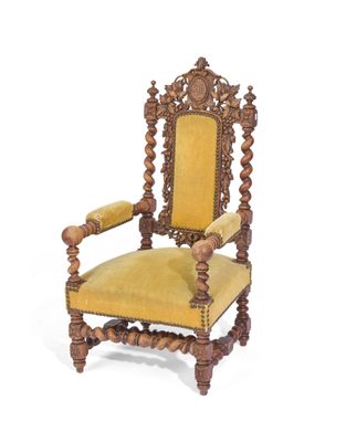 une image représentant une chaise dont l'assise est recouverte d'un tissu jaune