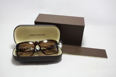 LOUIS VUITTON, lunettes de soleil Huntington , avec étuit, b…
