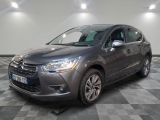 La nouvelle Citroën est prête à être essayée dans le showroom.
