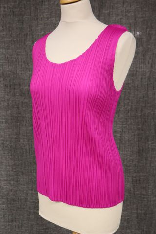 PLEATS PLEASE (ISSEY MIYAKE) - Top sans manche plissé rose indien...