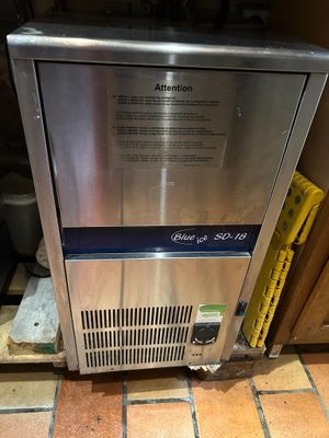 Machine à glaçons à refroidissement à air BLUE ICE SD 18 et 1 petit co - Photo 1