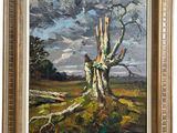 un tableau représentant un arbre dans un champ sous un ciel nuageux