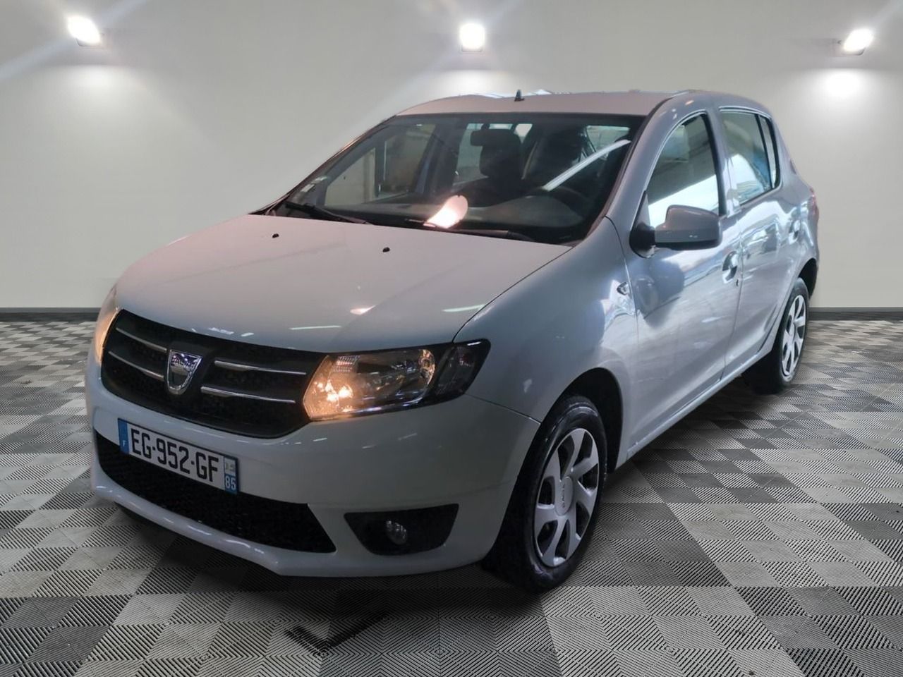 DACIA - SANDERO 1.2 16V 75 E6 LAURÉATE - ES - Mise en servic…