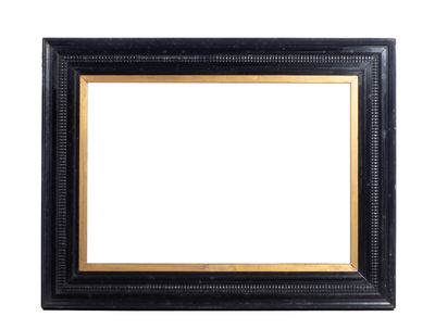 un cadre photo noir avec une bordure dorée sur fond blanc
