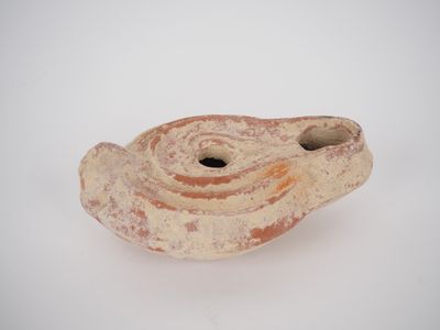 Lampe romaine à décor de sillons. III-IVe s. apr. J.-C. 12 c… - Photo 1