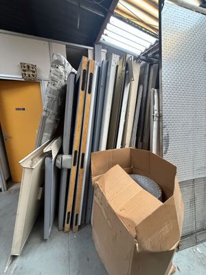 Environ 10 portes de chambres froides