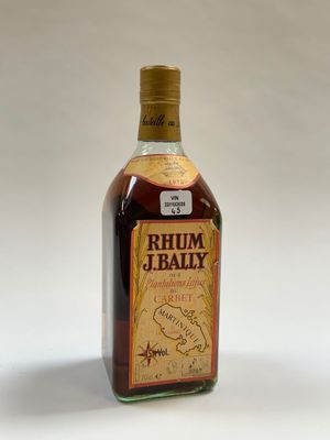 une image représentant une bouteille de rhum sur fond blanc