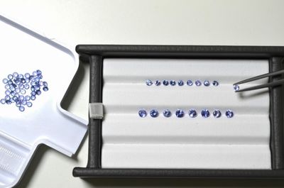 Un lot de 7,70 cts de tanzanites facettées rondes (environ 0…