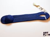 la corde bleue est munie d'un crochet métallique à son extrémité