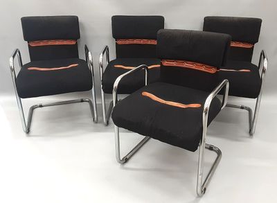 Guido Faleschini attribué à : 4 chaises en métal chromé avec…