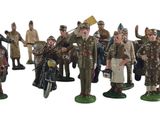 de nombreuses figurines alignées les unes à côté des autres