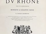 la couverture d'un livre sur laquelle figure un blason