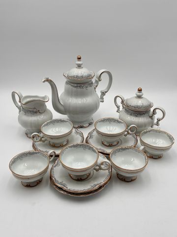 Service à café en porcelaine Allemande, 3 pièces de forme, 6 tass...