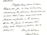 un gros plan d'une écriture manuscrite sur une feuille de papier
