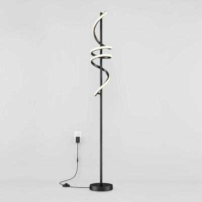 un lampadaire noir et blanc orné d'un motif en spirale
