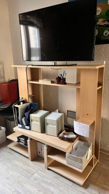 10 chaises noires et blanches, fauteuil de bureau, aspirateu…