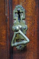 Buffet anglais du XIXe siècle en acajou – 2 portes en haut e… (photo 3)