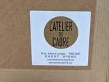 the label on the box says lattelier du cadre