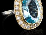 Bague ovale en topaze bleue et diamants