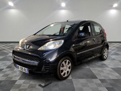 PEUGEOT - 107 1.0E 12V 68CH BLUE LION TRENDY - ES - Mise en service: 2 - Photo 1