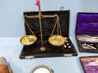 lot d'objets comprenant: (photo 4)