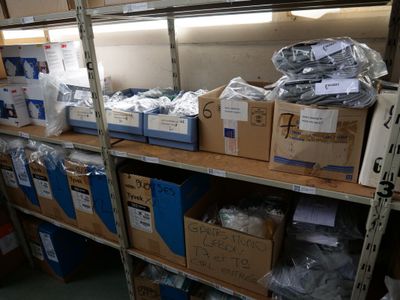 1 Ensemble D'Equipements DE Securite ET DE Consommable Gants…