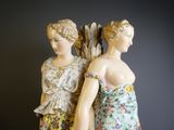 deux figurines placées l'une à côté de l'autre