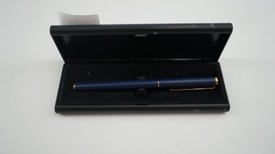 Un stylo plume Mont Blanc Noblesse, bleu, à cartouche d'encr… - Photo 1
