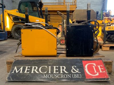 a sign that says mercier and c e on the pallet