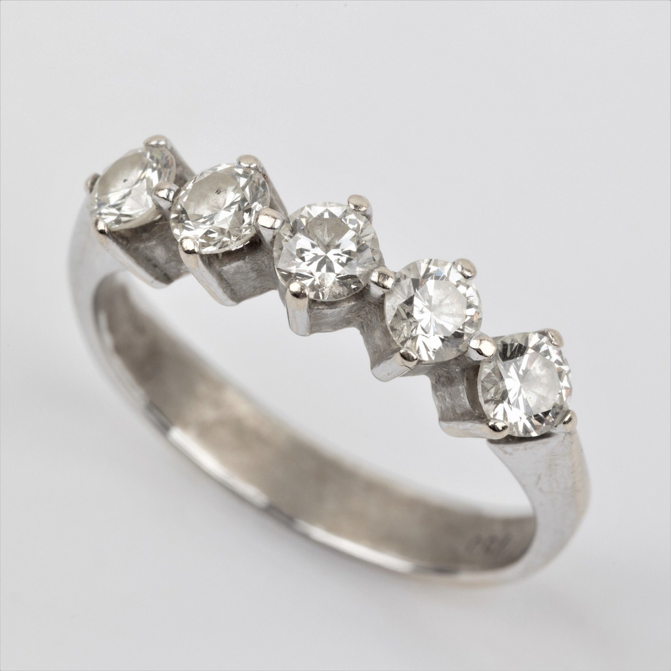 Bijoux & Pierres Précieuses