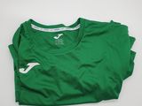 un t-shirt vert avec une flèche blanche sur la poitrine