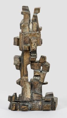 une image représentant une sculpture d'un arbre réalisée à partir de blocs