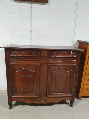 Buffet de mariage à hauteur d'appui en noyer mouluré d'époqu…